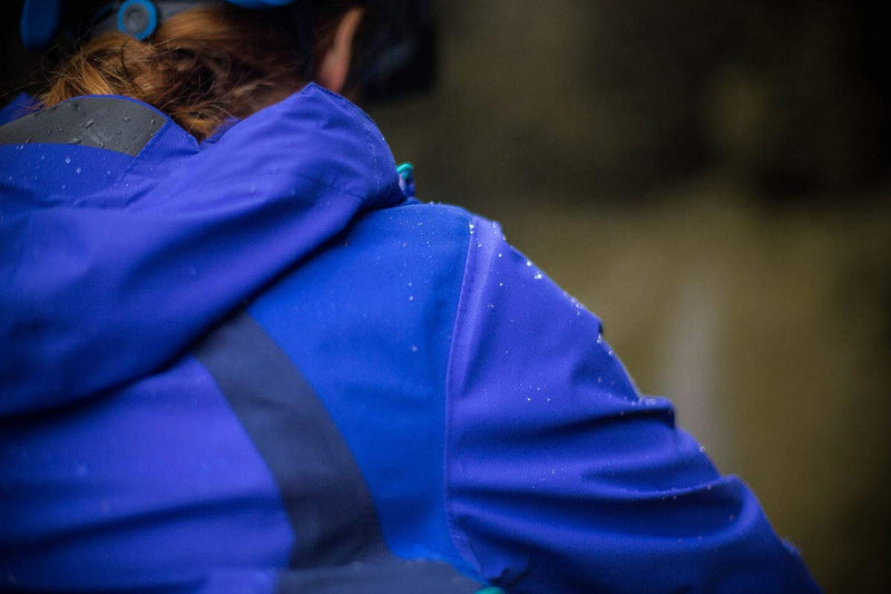 Load image into Gallery viewer, Endura Women&#39;s MT500 Waterproof Cycling Jacket II Black, X-Small - RACKTRENDZ
