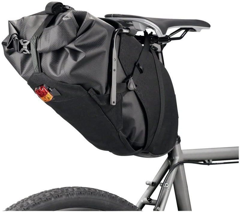 Chargez l&#39;image dans la visionneuse de la galerie, BackLoader Wishbone, Anti-swap Rear bikepacking Bag stabilizer, Aluminum, with 2 Sets of Bottle cage mounting Bosses - RACKTRENDZ
