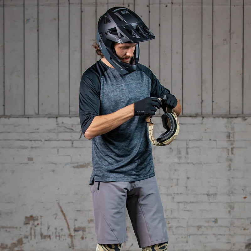 Chargez l&#39;image dans la visionneuse de la galerie, IXS Carve Evo Men&#39;s Cycling Shorts Graphite 2021 - RACKTRENDZ
