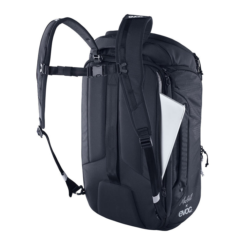 Load image into Gallery viewer, Athlete Backpack 30
