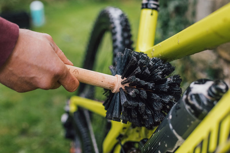 Load image into Gallery viewer, Peaty&#39;s Bicycle Frame Cleaning Bog Brush - RACKTRENDZ
