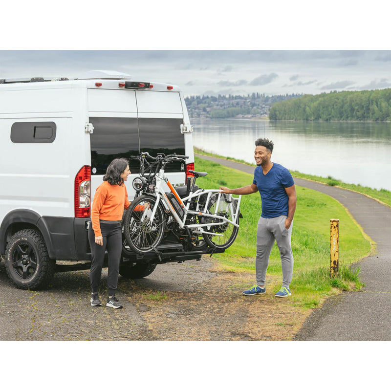 Chargez l&#39;image dans la visionneuse de la galerie, Porte-vélos à double plateau à 3 positions Yakima OnRamp LX avec rampe intégrée, sangles de roue et boucle de verrouillage pour récepteurs d&#39;attelage de 2 pouces, noir
