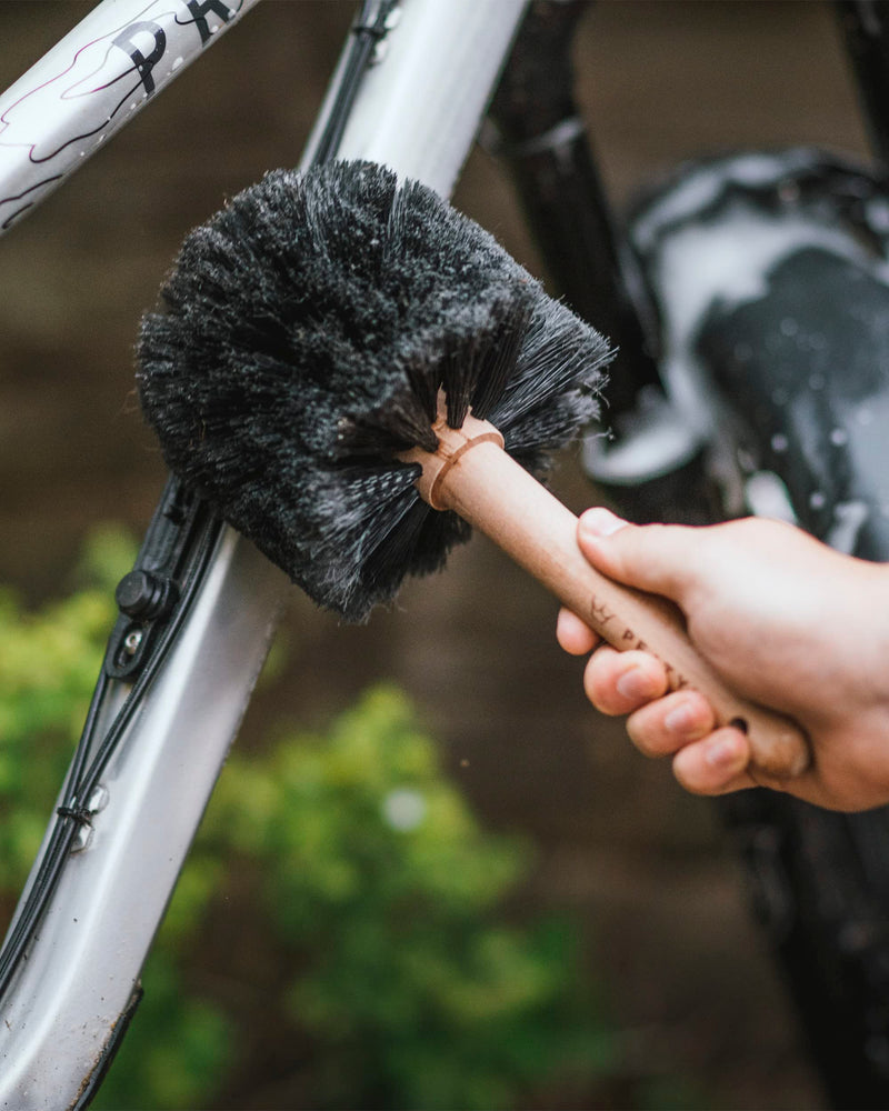 Load image into Gallery viewer, Peaty&#39;s Bicycle Frame Cleaning Bog Brush - RACKTRENDZ
