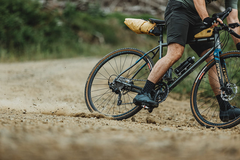 Chargez l&#39;image dans la visionneuse de la galerie, Panaracer GravelKing EXT Plus+ Folding Gravel Tires 700x38C Black/Black - RACKTRENDZ
