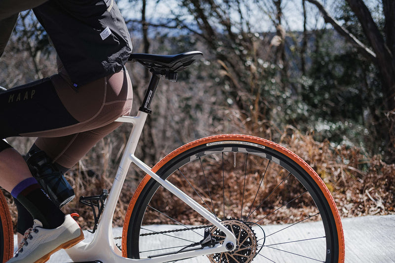 Chargez l&#39;image dans la visionneuse de la galerie, Panaracer Gravel King SK 700 x 38C Tubeless Ready Sunset Orange/Brown - RACKTRENDZ
