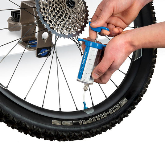 TS-1 Tubeless Sealant Injector