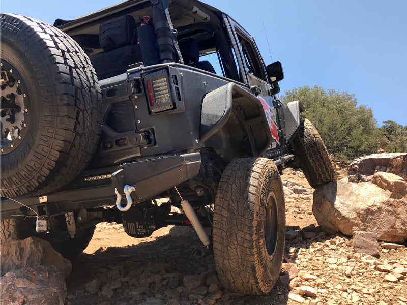 Chargez l&#39;image dans la visionneuse de la galerie, HD PIVOT TIRE CARRIER UP TO 37&#39; - RACKTRENDZ
